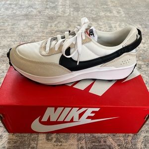 Women’s Nike waffle debut